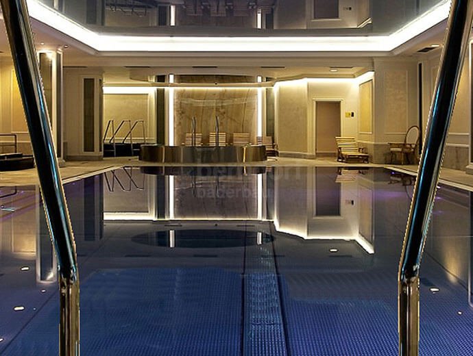 <strong>Hotelové</strong> nerezové bazény a wellness