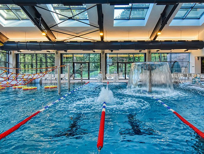 <strong>Veřejné</strong> nerezové bazény,  wellness  a aquaparky