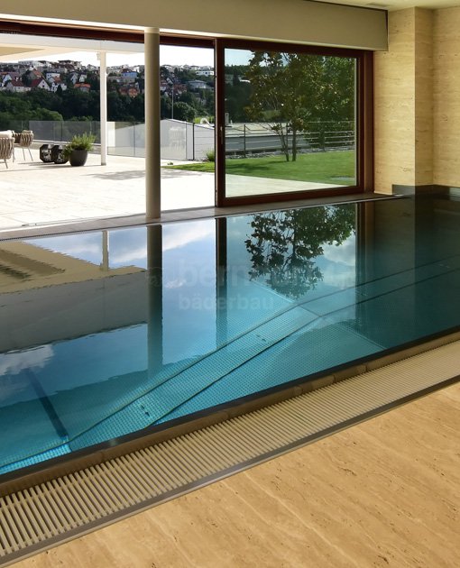 Privátní bazén vnitřní s přelivem 10