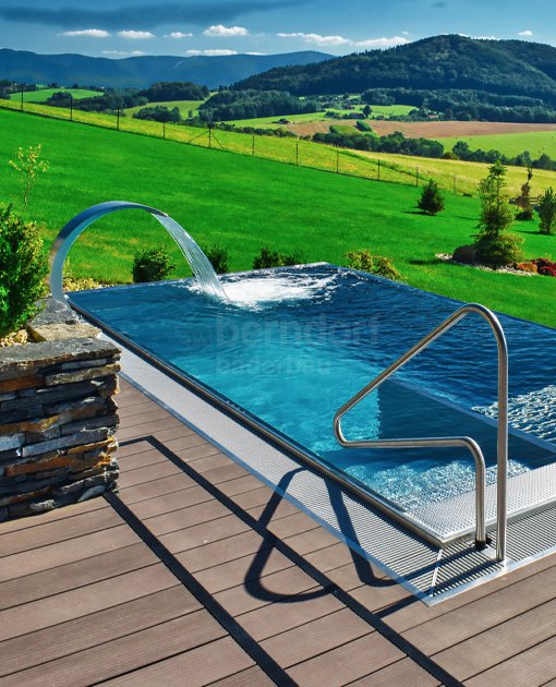 Privátní bazén s infinity sníženým přelivem 3