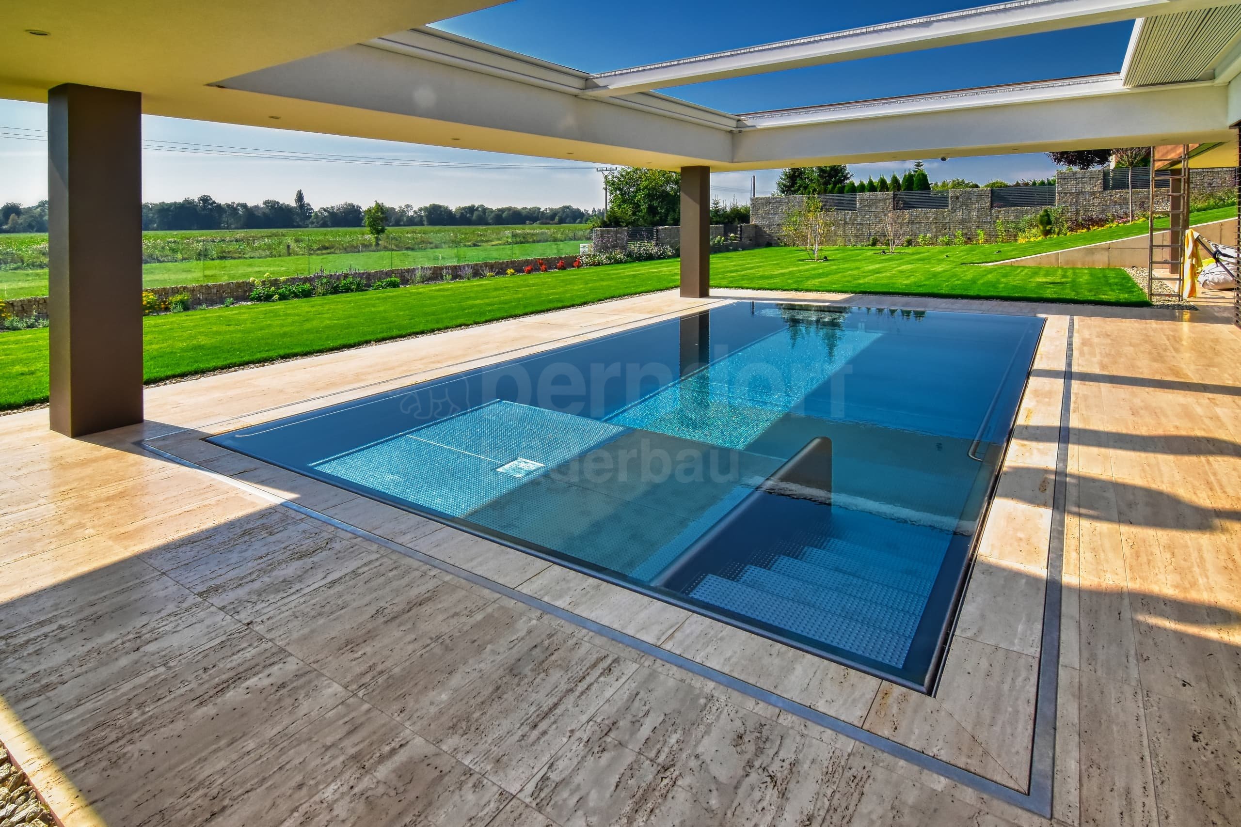 7a_JEZBINY_Privátní bazén venkovní schovaný ºlábek.jpg