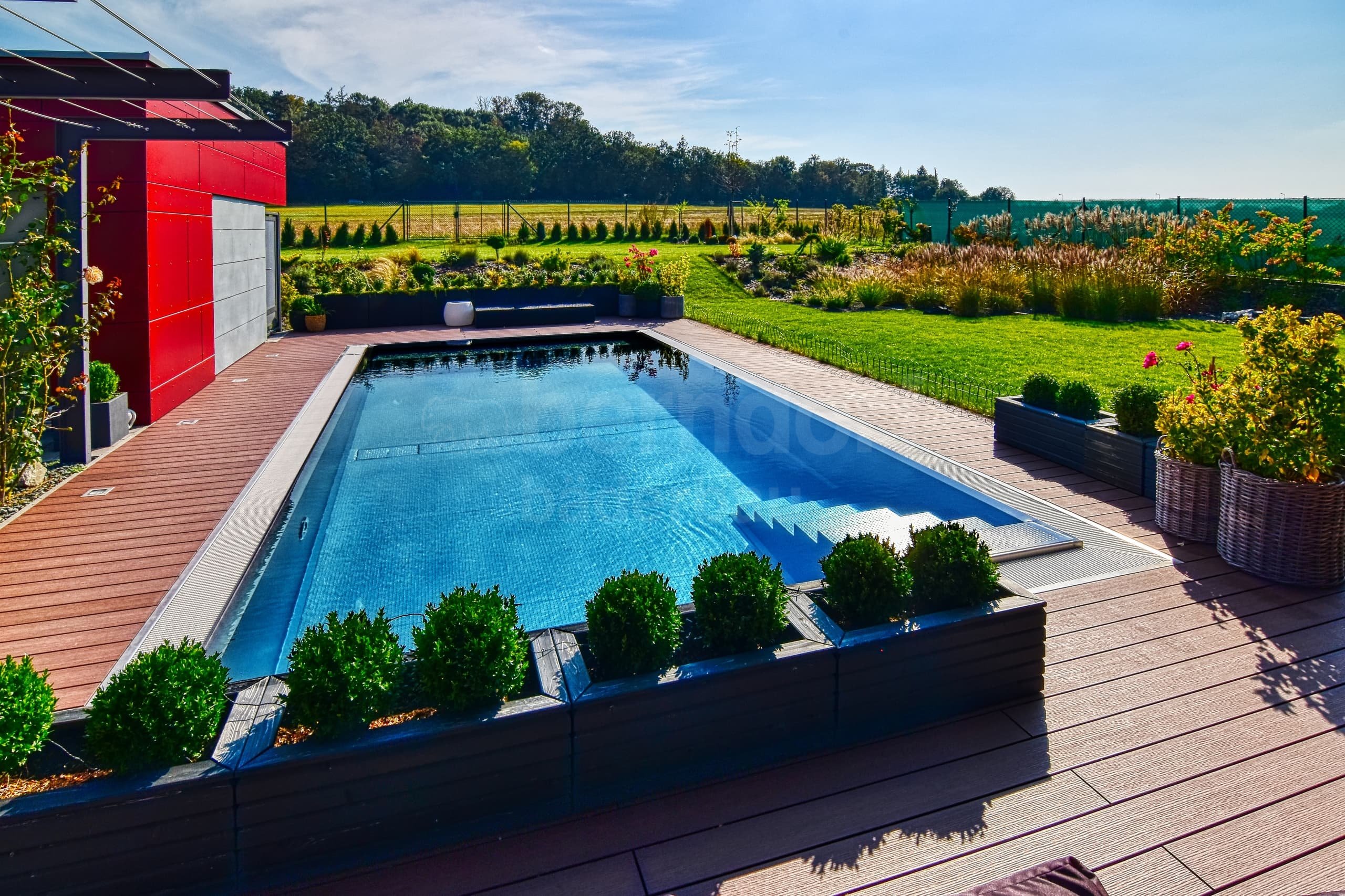 8a_HRADEC KRÁLOVÉ_Privátní bazén venkovní s p²elivem.jpg