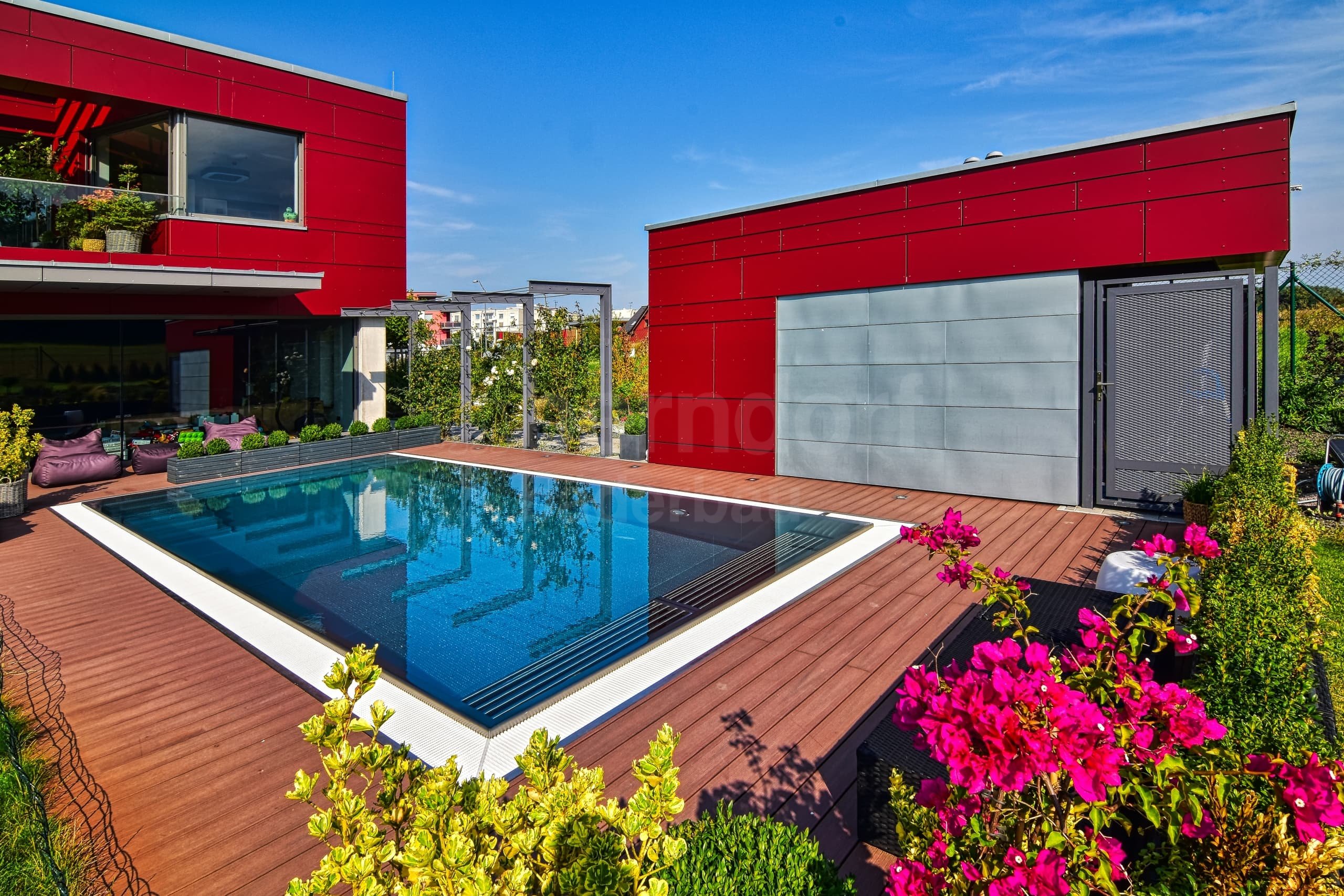 8d_HRADEC-KRALOVE_Privátní bazén venkovní s p²elivem.jpg