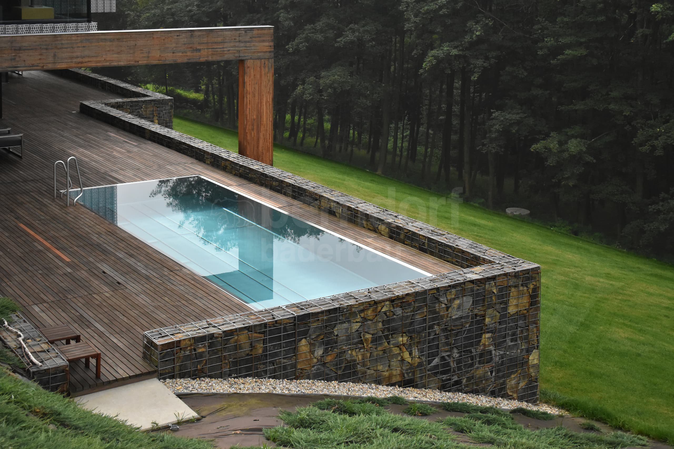 1_VELKÁ LHOTA_privátní bazén se schovaným tichým p²elivným ºlábkem.jpg