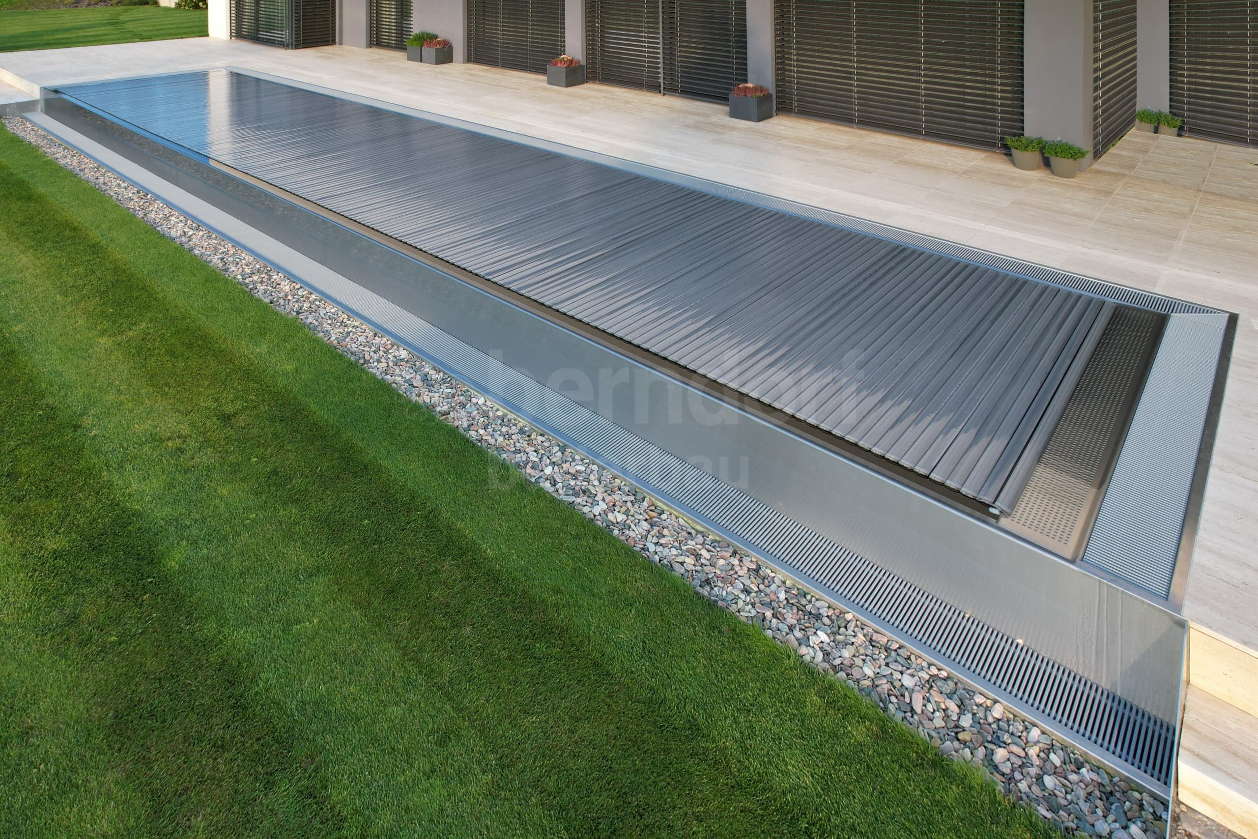 11d_NÁCHOD_Privátní bazén venkovní infinity p²eliv.jpg