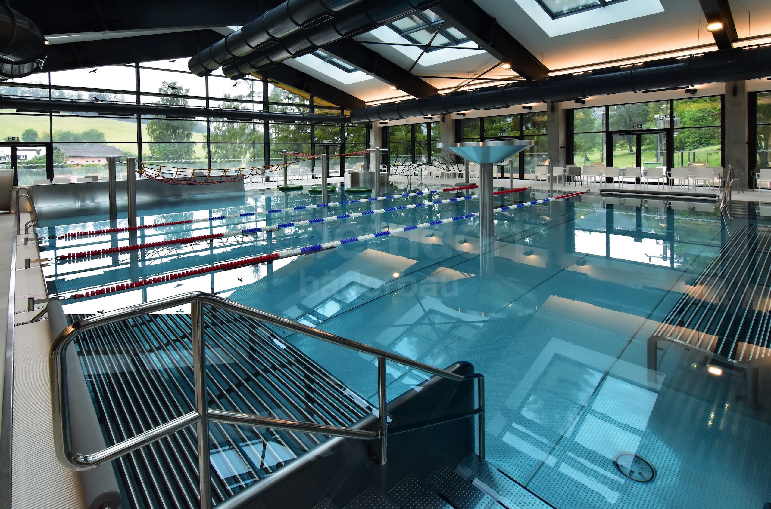 4e_Víceúčelový bazén VOdní svět Hotel Kyčerka.jpg