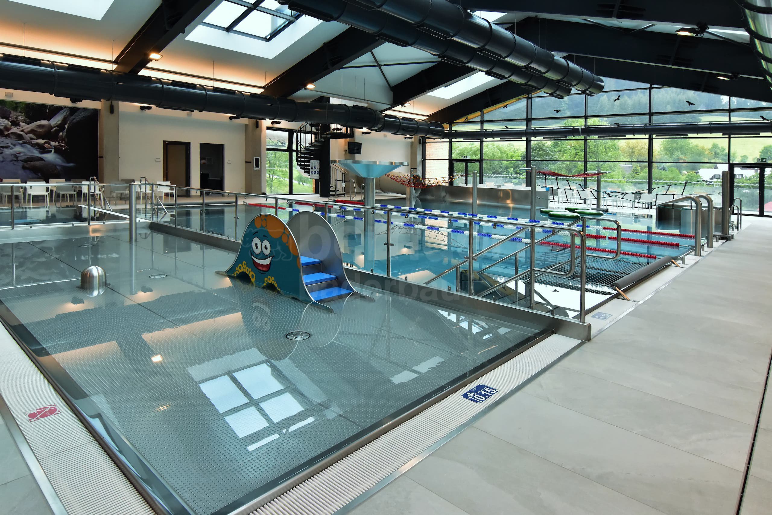 4i_Dětský bazén Vodní svět Hotel Kyčerka.jpg