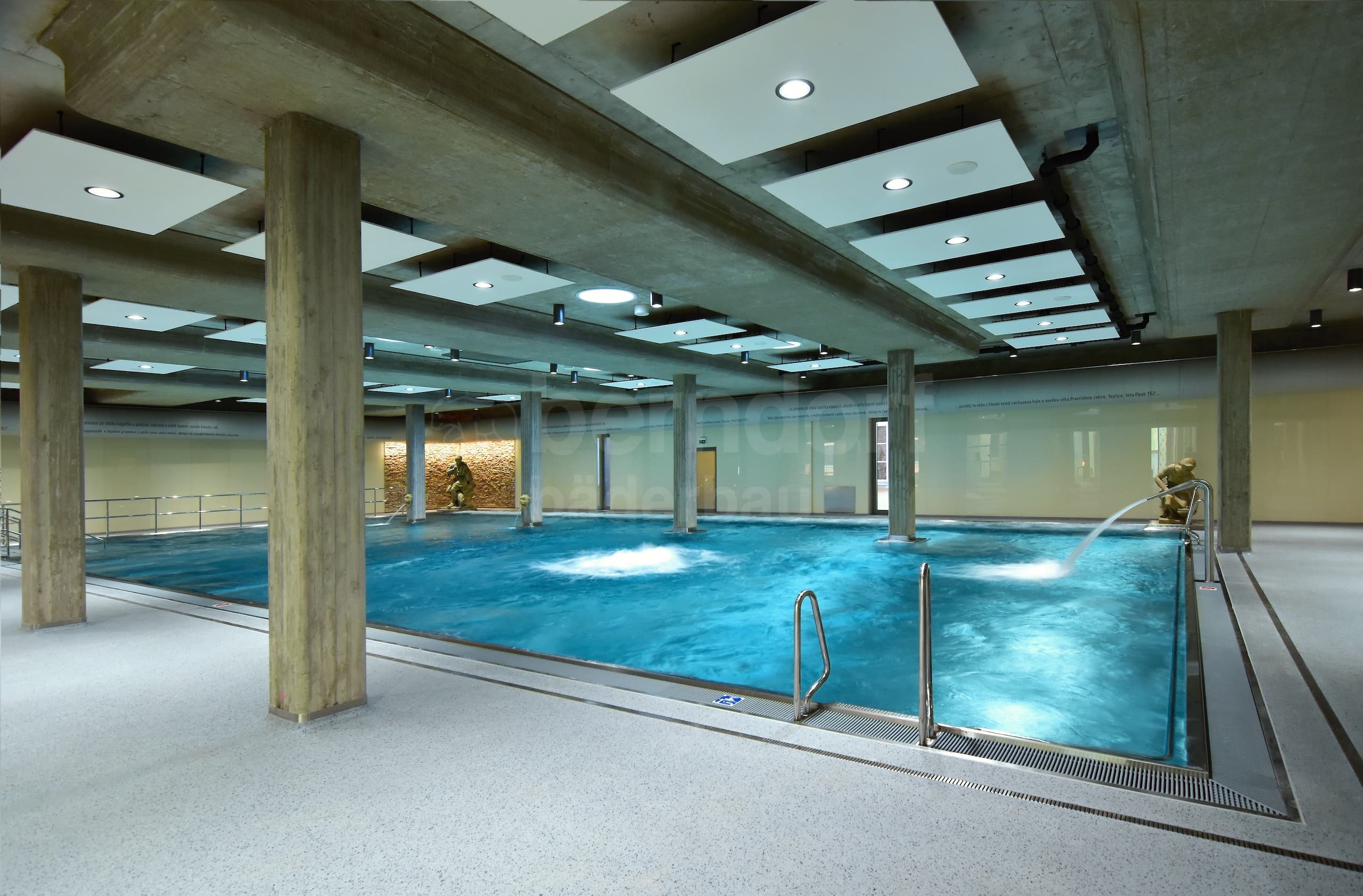 9f_Therapeutický bazén vnitřní s chrličem.jpg