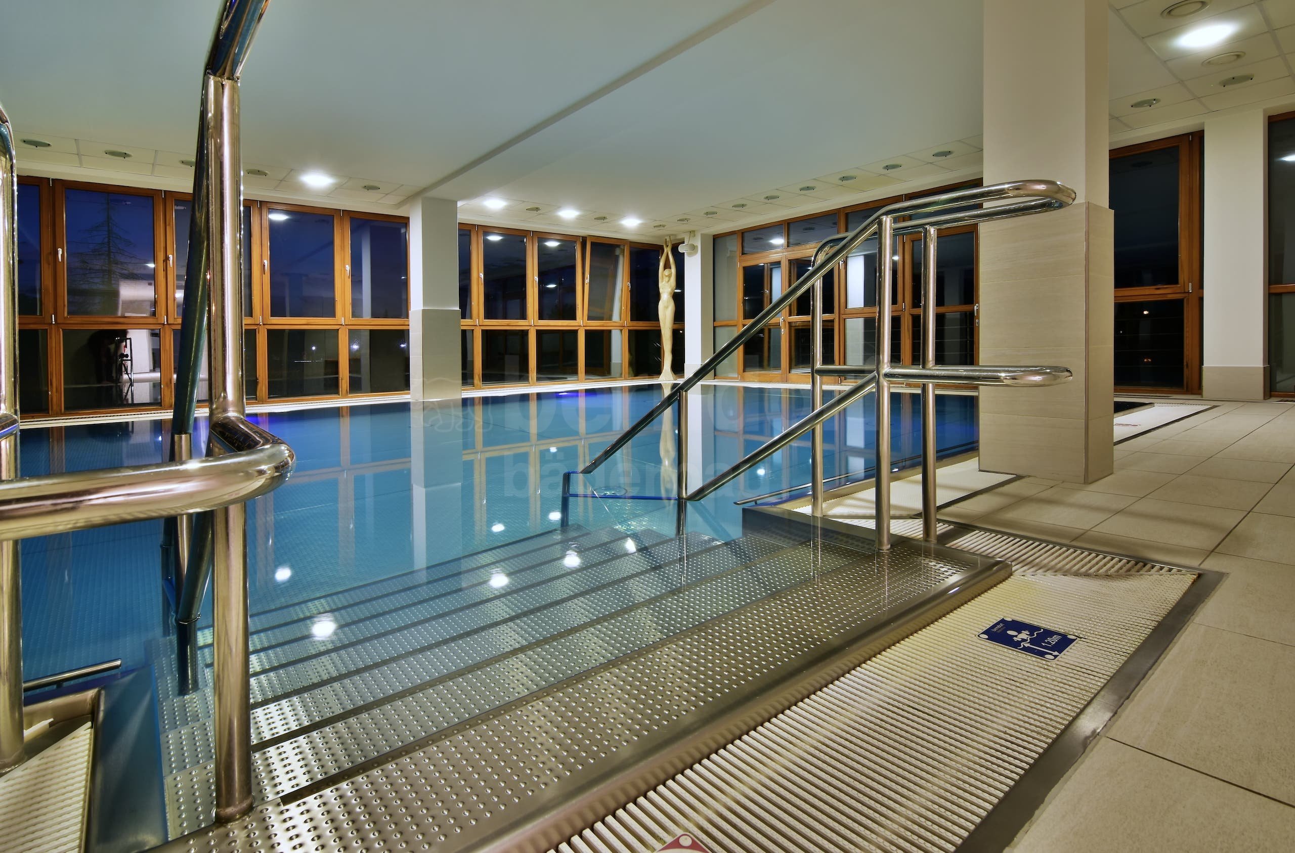 13_Therapeutický bazén.jpg