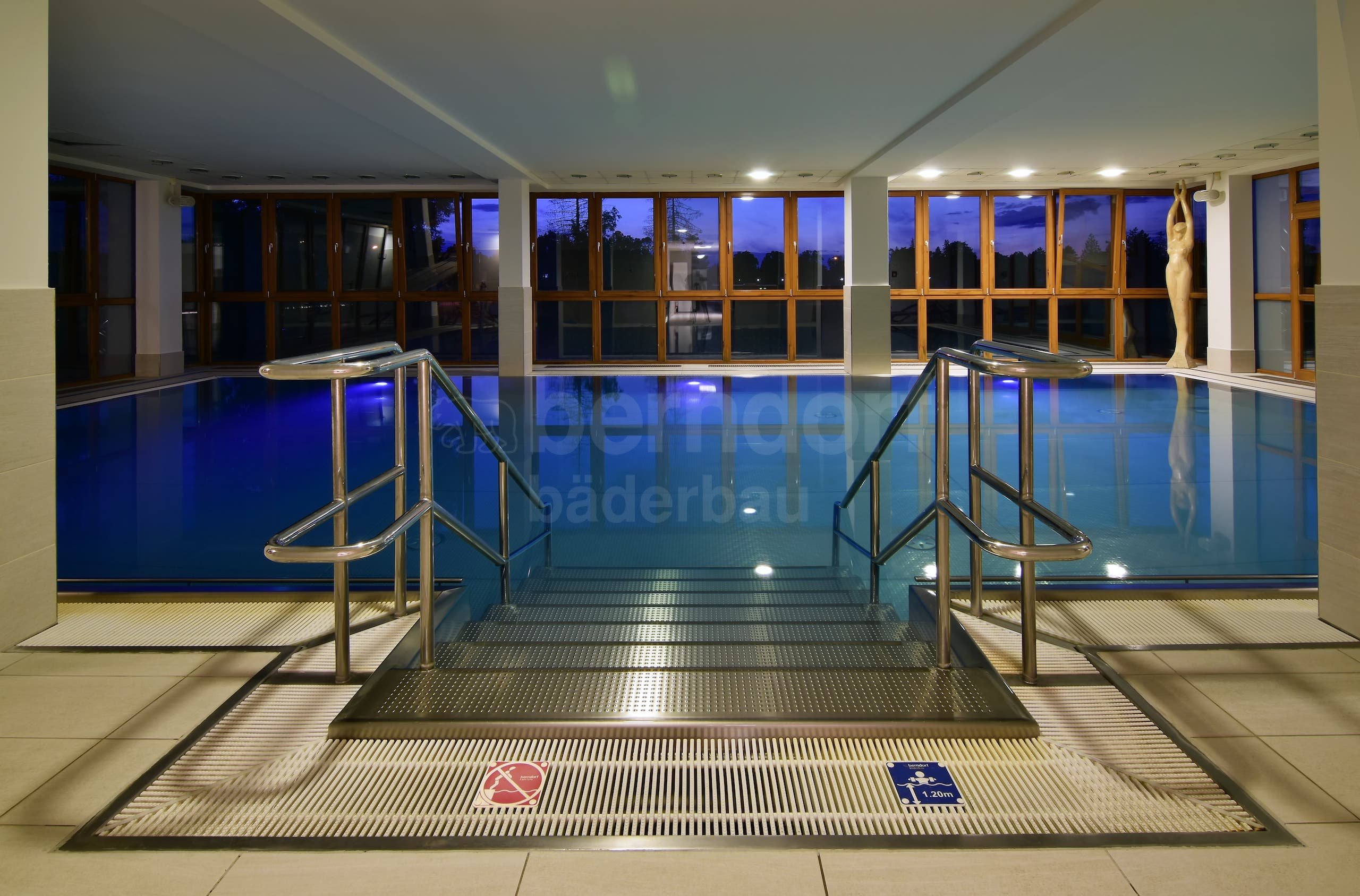 13a_Therapeutický bazén.jpg