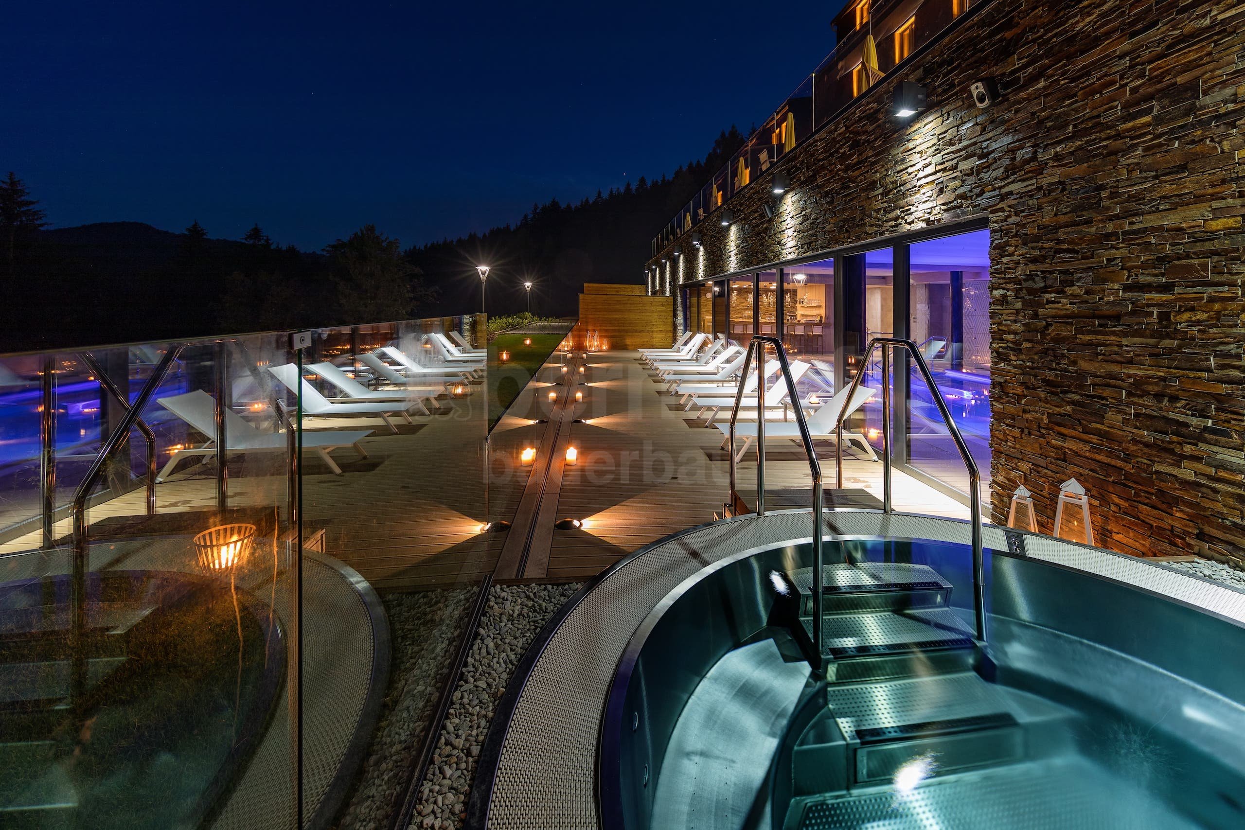 12d_Vířivý bazén venkovní.jpg