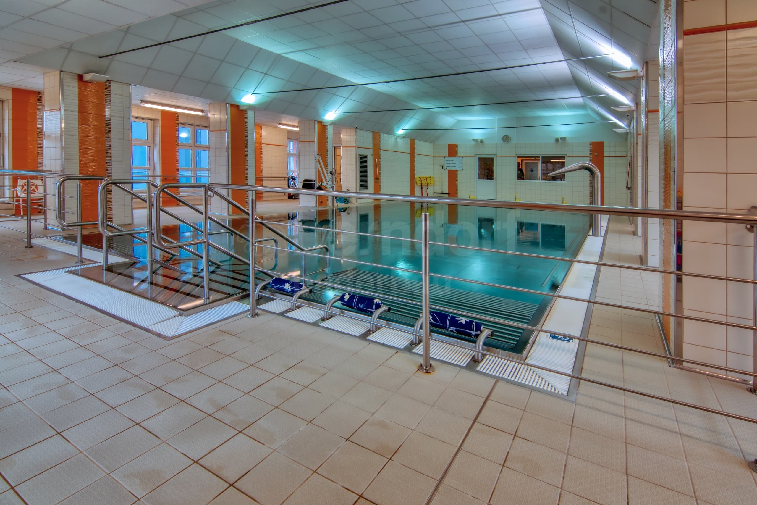 7a_Rehabilitační nerezový bazén Košumberk.jpg