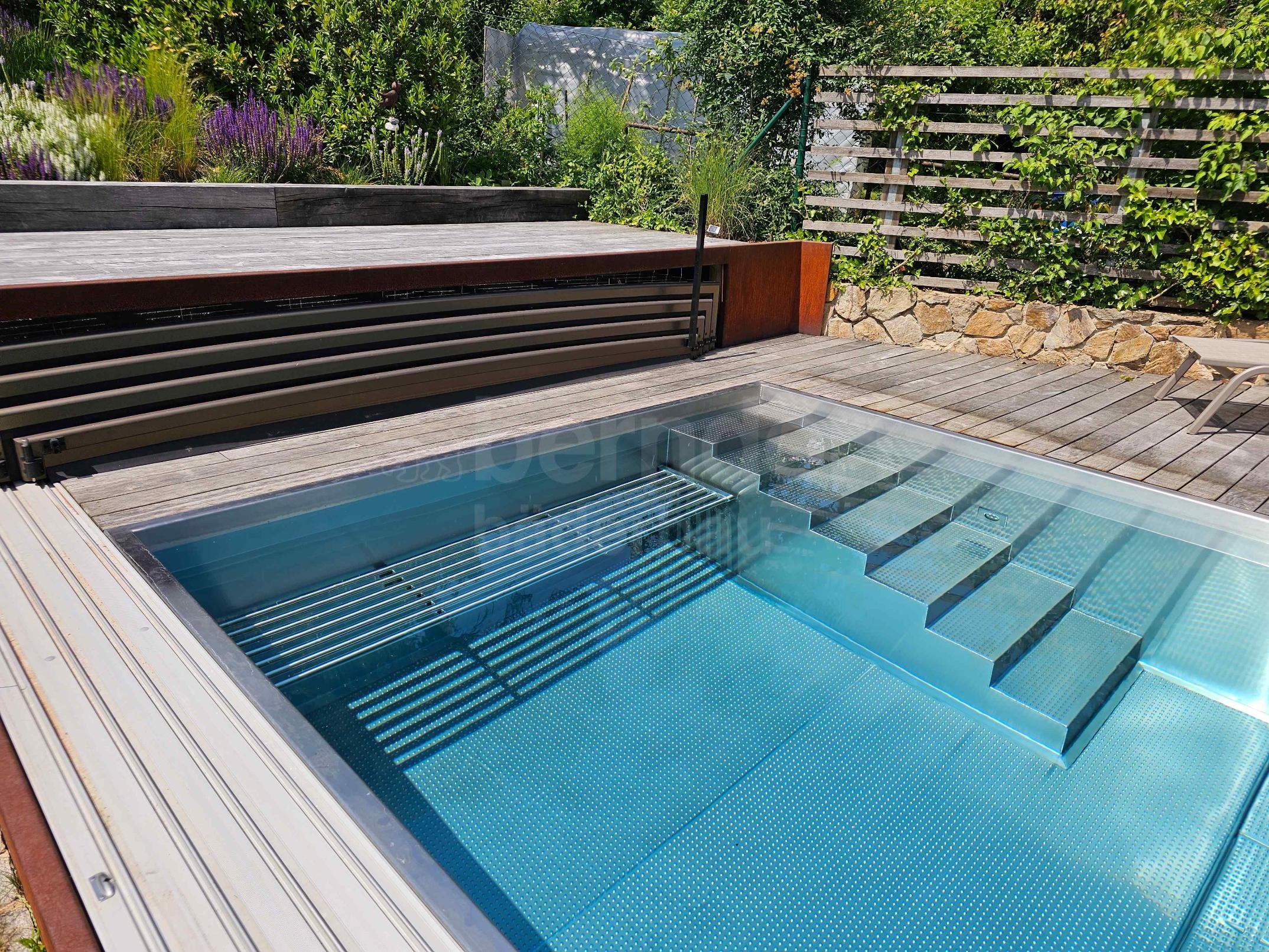 Privátní bazén skimmerový 21