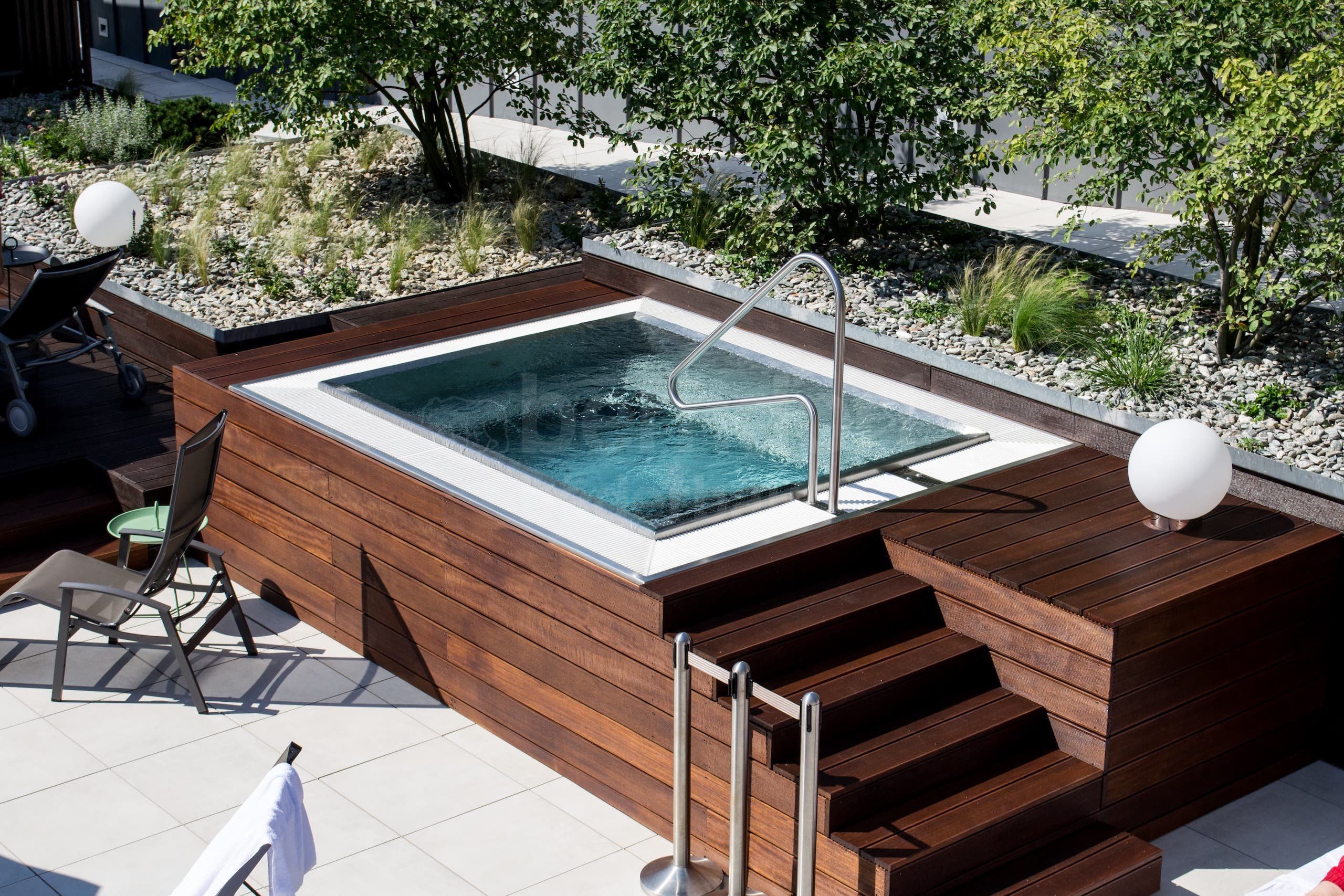 5g_Vířivý bazén venkovní Brumlovka Balance club.jpg