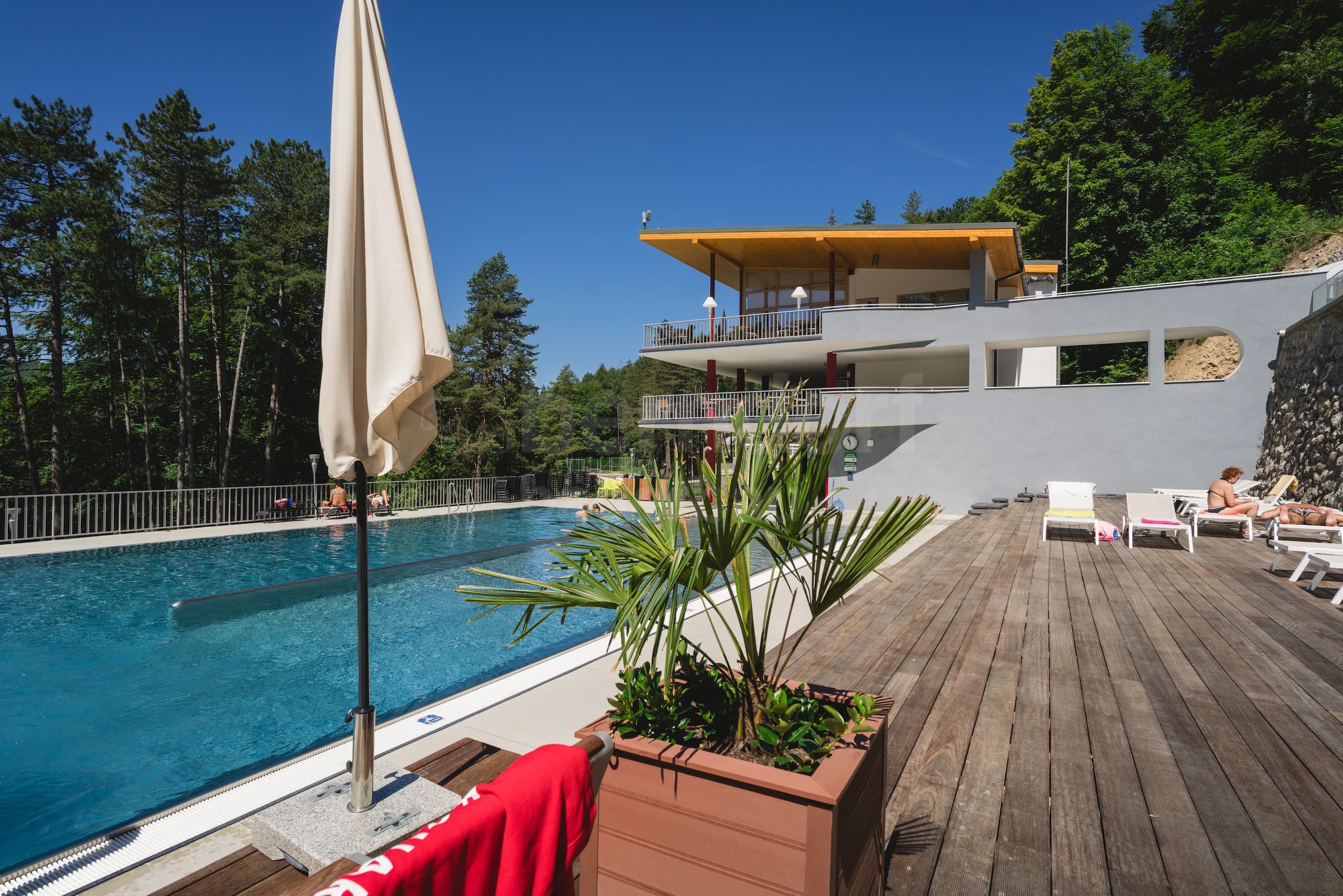 7a_TRENČIANSKÉ TEPLICE_Koupaliště Zelená žaba.jpg