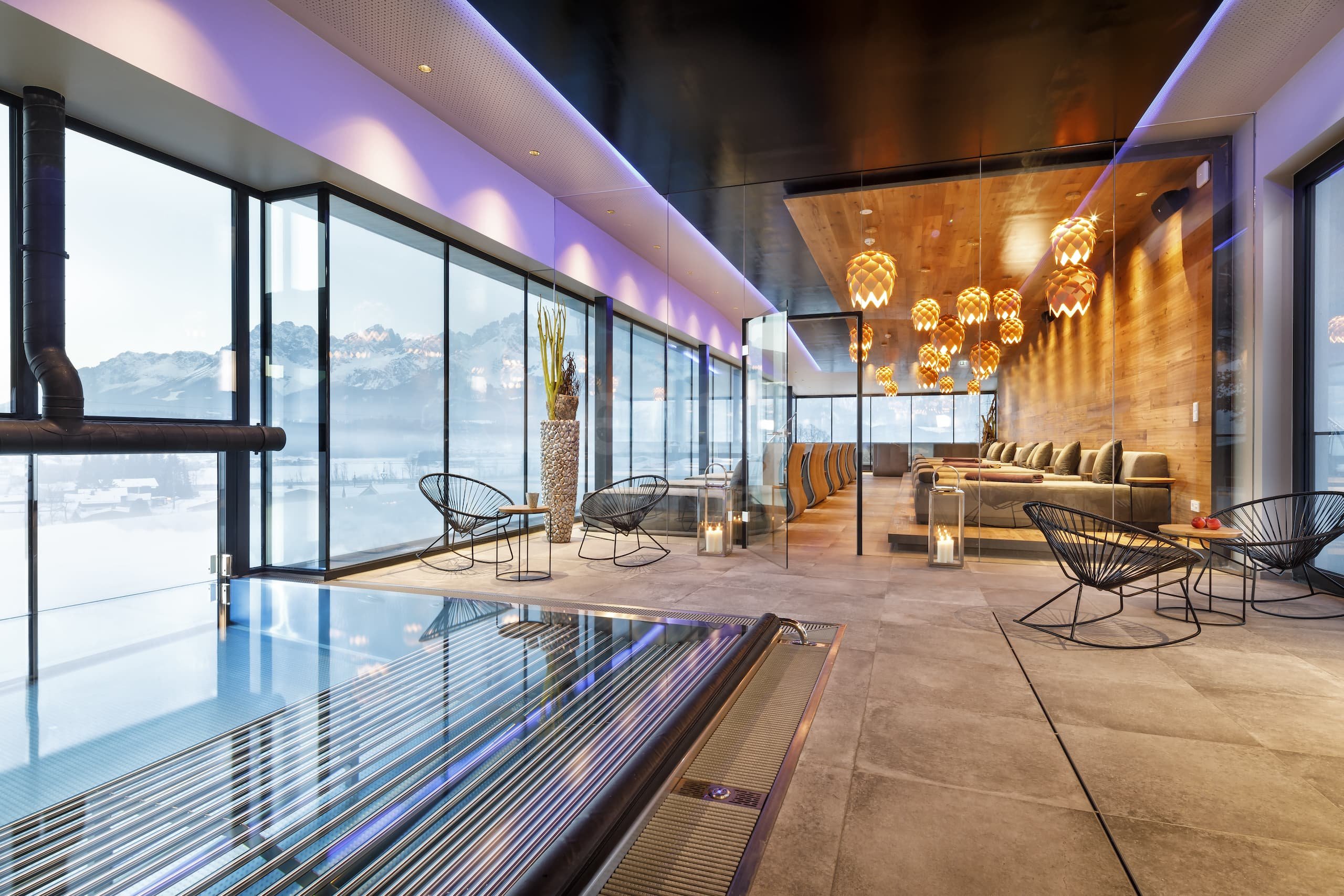 11a_Hotelový výplavový bazén_Hotel Penzinghof_Oberndorf.jpg