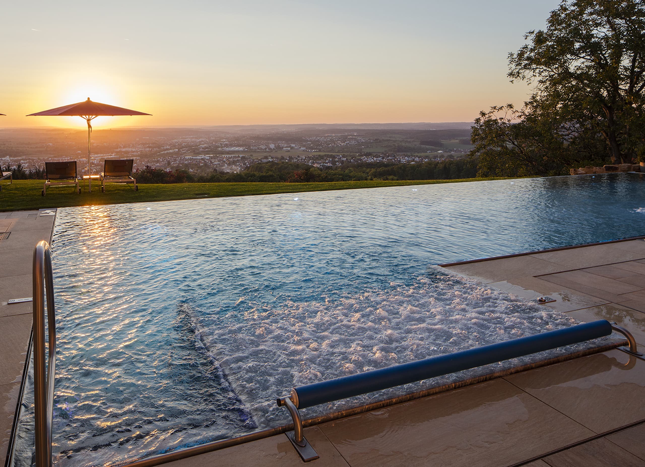 1a_Hotelový relaxační bazén_Burghotel Staufeneck_Salach.jpg