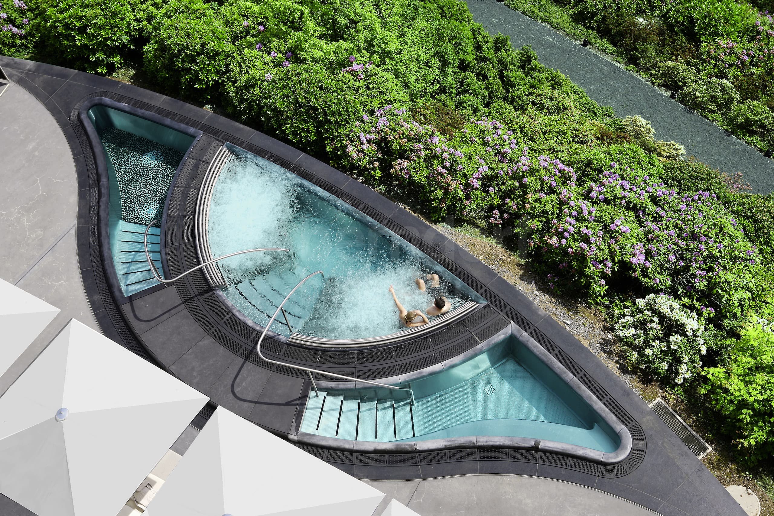 1_Hotelový relaxační vířivý bazén_Zürich_Hotel_Dolder_The_Grand_20100422_Betr_TDG_Whirlpool_079_UPRA.jpg