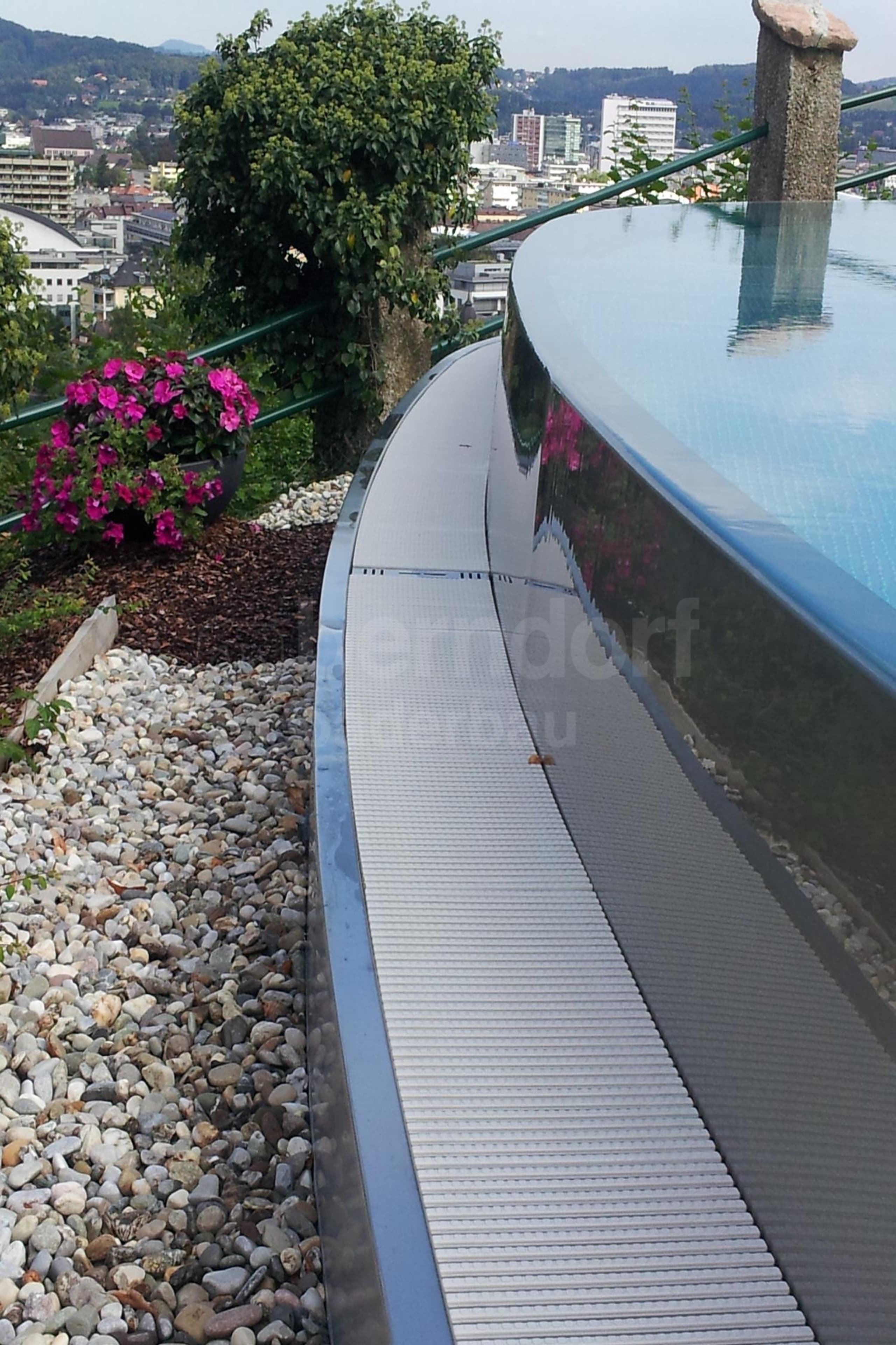 7a_Hotelový bazén_SchlossHotel_Mönchstein_Salzburg.jpg