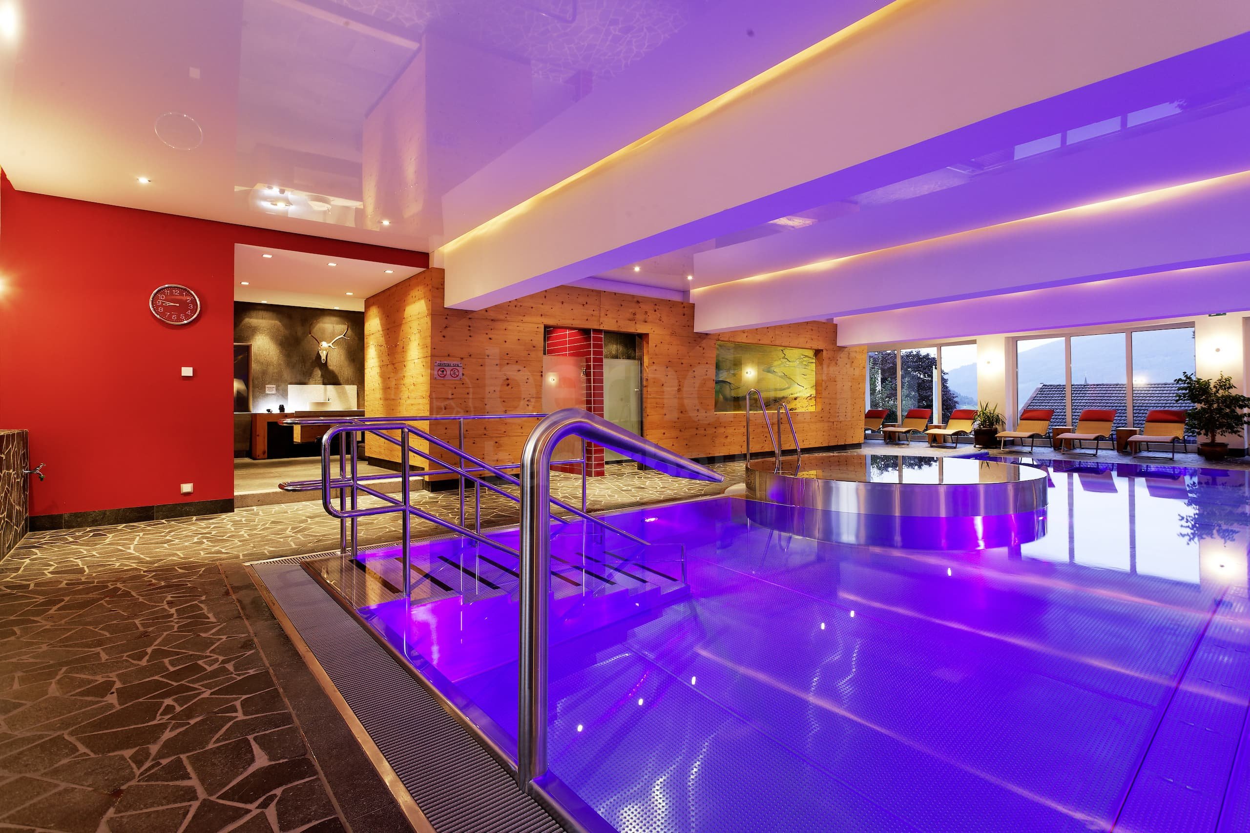 8a_Hotelový relaxační bazén s vířivkou_Hotel Gassner_Neukirchen.jpg