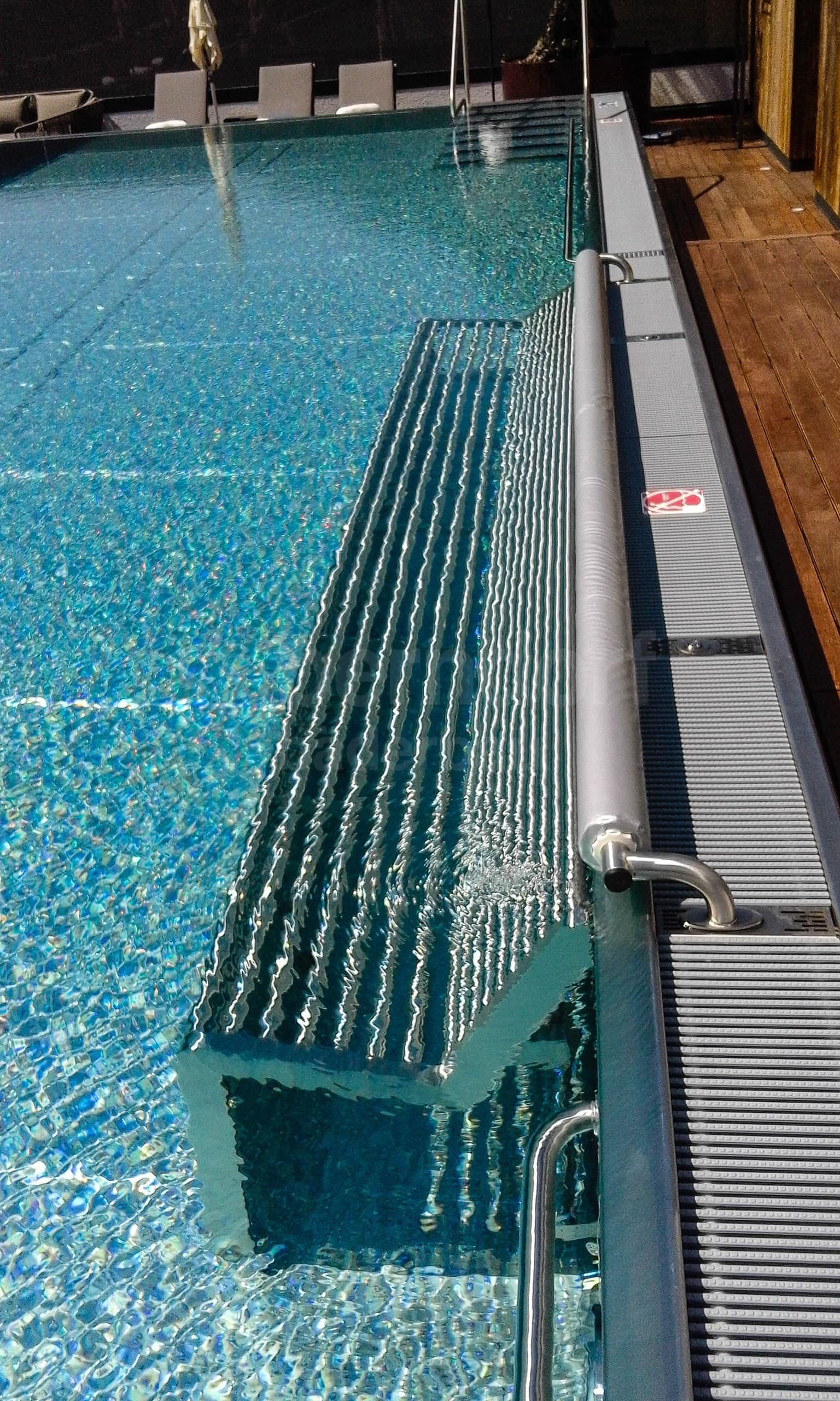 2b_Hotelový bazén_St_Martin_Resort Quellenhof_160627_ZaP (15)_LR.jpg