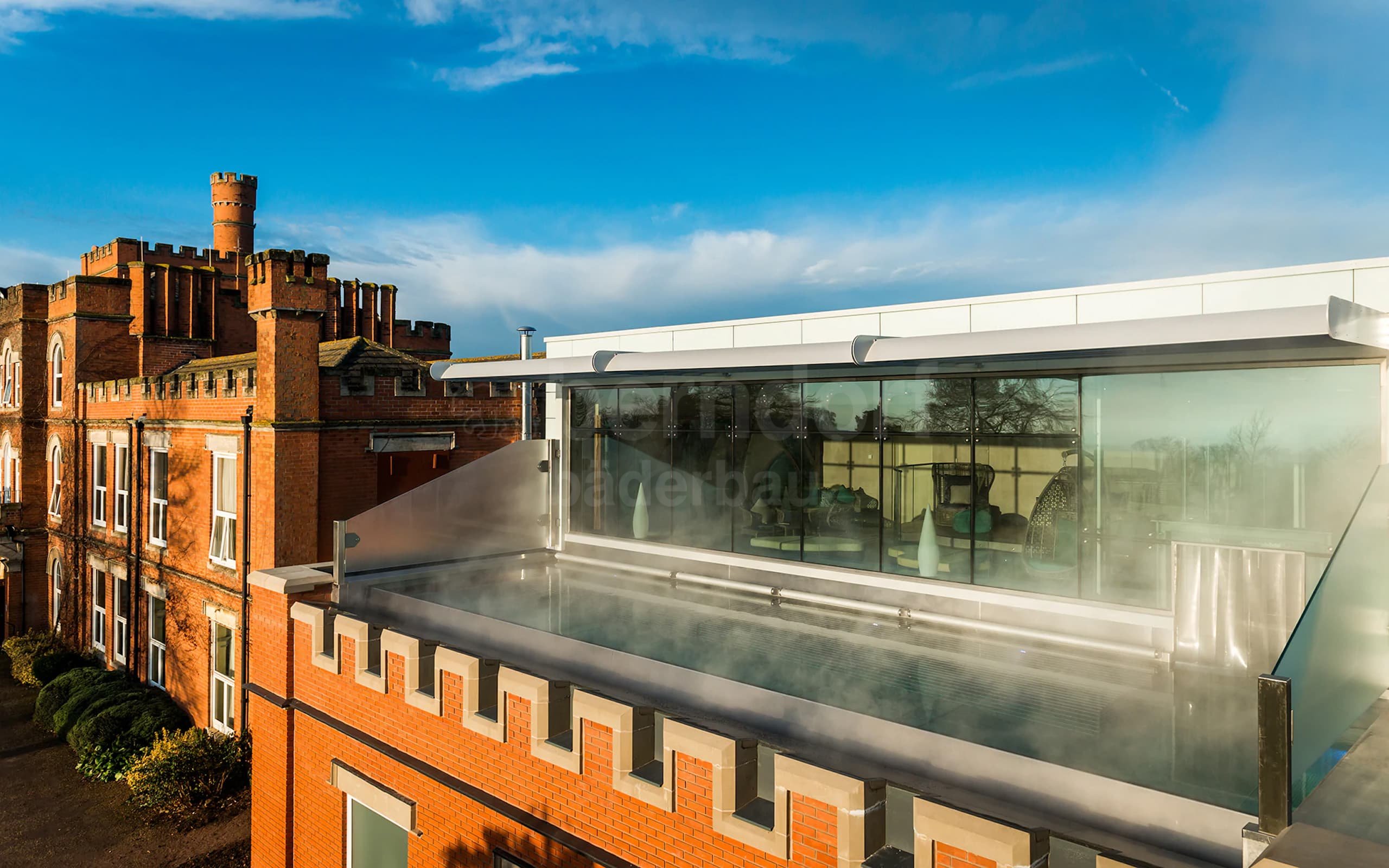 1a_Střešní bazén s infinity sníženým přelivem_Ragdale Hall_Leicestershire kopie.jpg